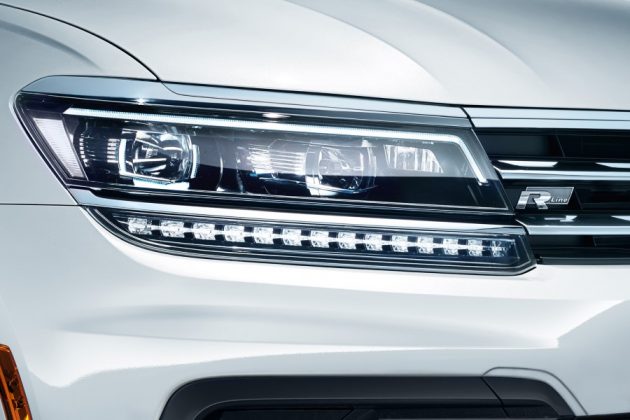 2021 VW Tiguan New Headlight with Adaptive Front-Lighting System and Daytime Running Lights