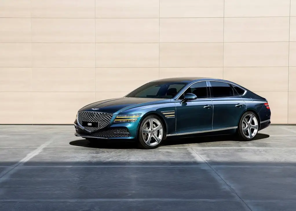 Genesis G80 Sedan is Perfect for 40 Years Old Single Man