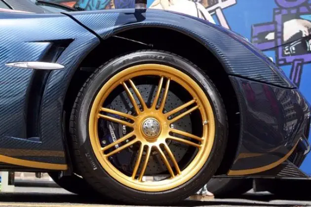 Gold Rims Black Car Pictures