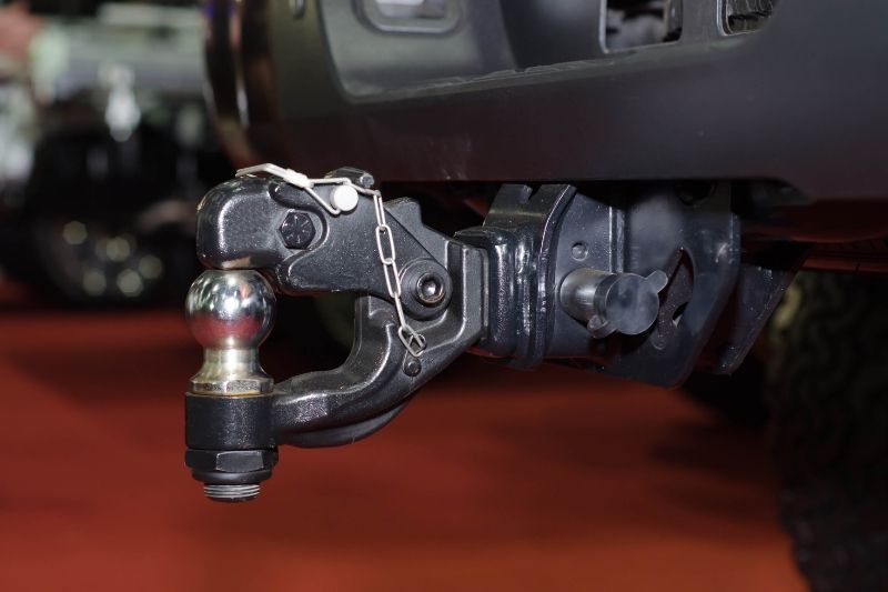 6 Reasons Why You Should Get a Hitch to Your SUV