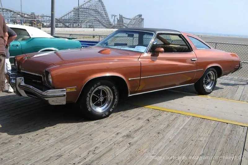 Silver Rim Color on the Brown Classic Sport Car