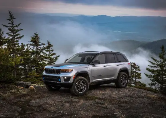 Jeep Grand Cherokee in Granite Cystal Metallic