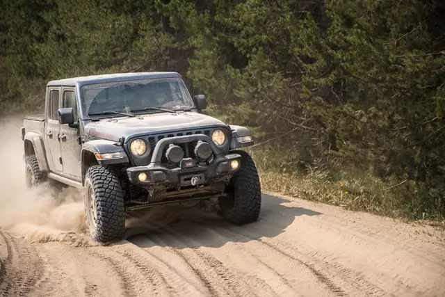 Jeep Gladiator Off-Road Pictures