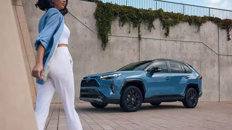 Toyota RAV4 Hybrid Pictures