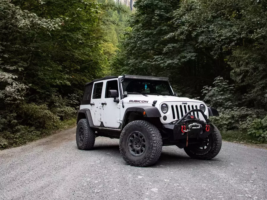 White Jeep Gladiator Rubicon