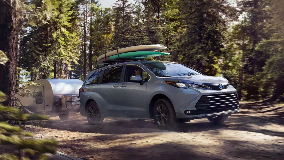 Toyota Sienna Towing a Camper Trailer